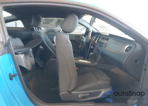 2013 Ford Mustang V6 z USA, uszkodzony, nr VIN 1ZVBP8AM2D5282085